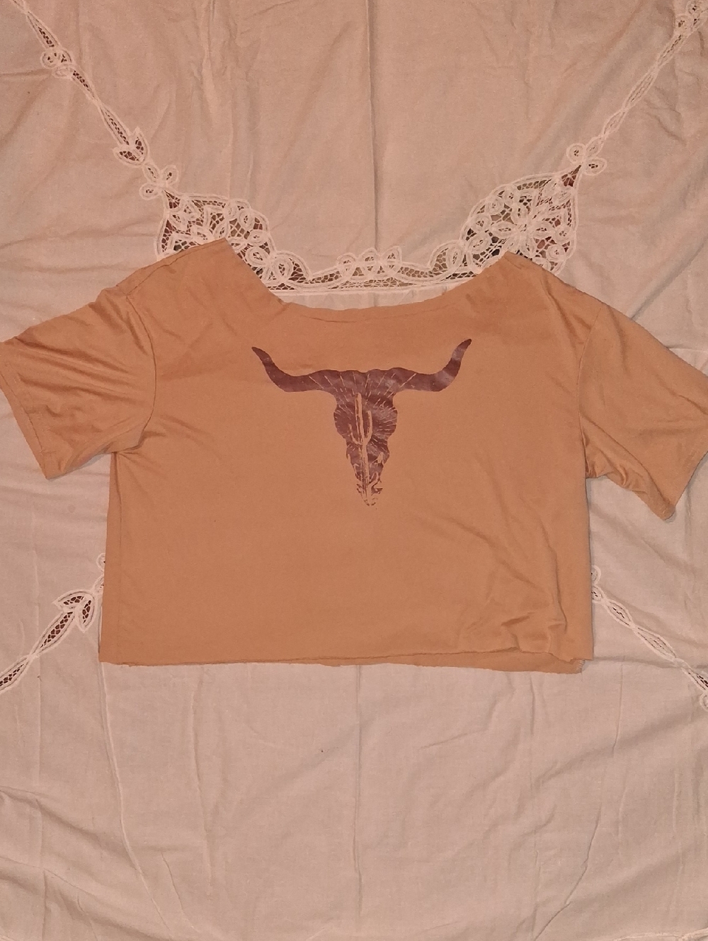 Camel Women's Crop Top with Bull Skull Graphic